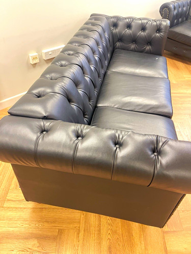 Black chesterfield seater - 2x, 3