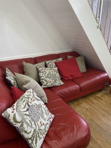 Red leather shaped 5 - leather, seat